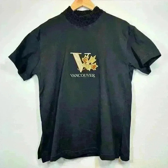 VINTAGE 90s Y2K Black T-Shirt Crochet Neck Embroidered Vancouver Canada Large - Picture 1 of 8